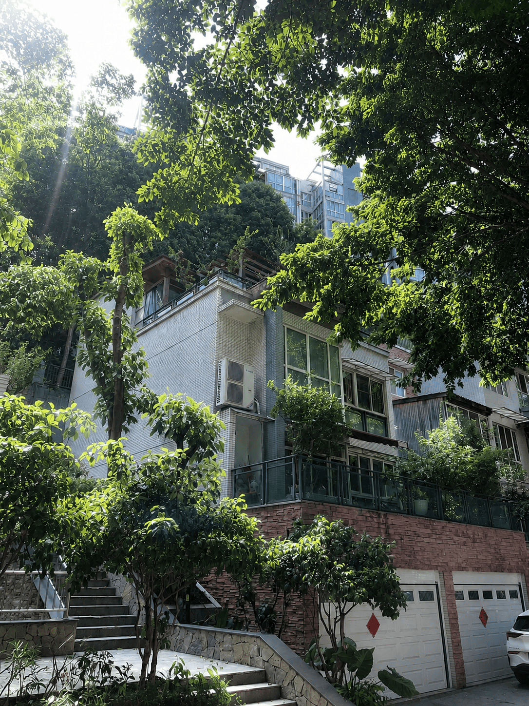 呼和浩特岛居岁月从容升级：小小岛老别墅加装蒂升悦行款电梯